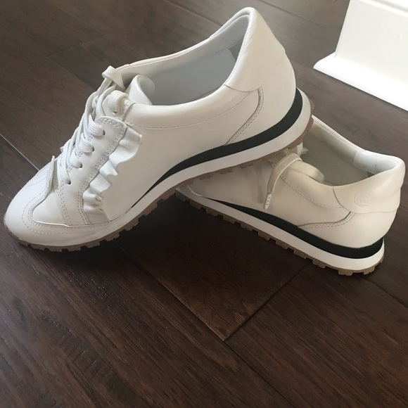 golf ruffle trainers